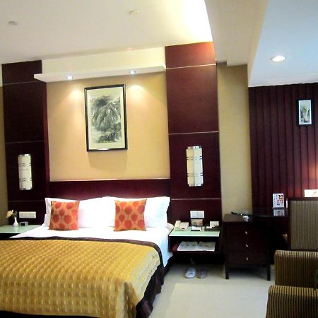 Howard Johnson Wyndham Leonora Plzaz Shanghai Bagian luar foto