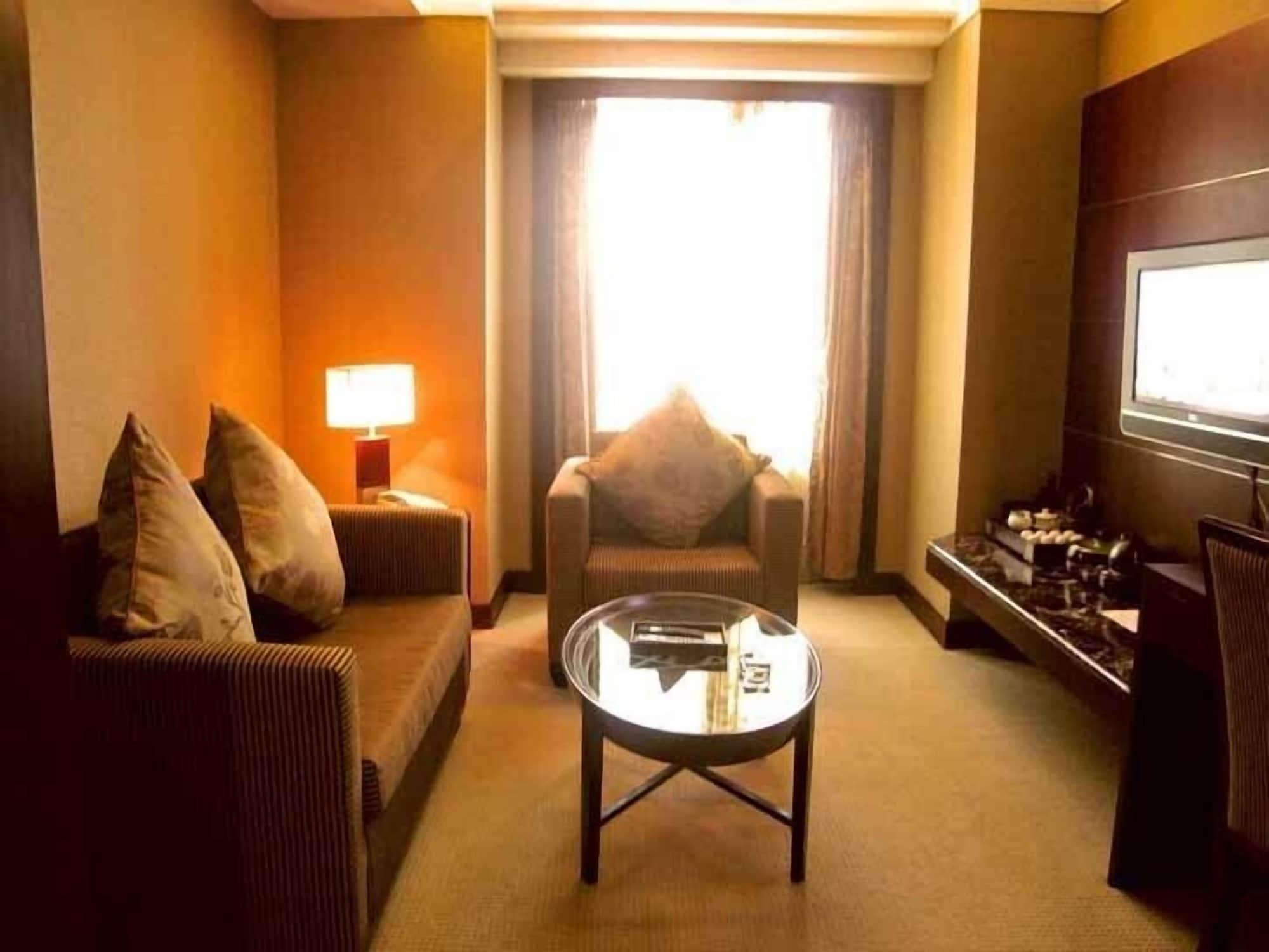 Howard Johnson Wyndham Leonora Plzaz Shanghai Bagian luar foto