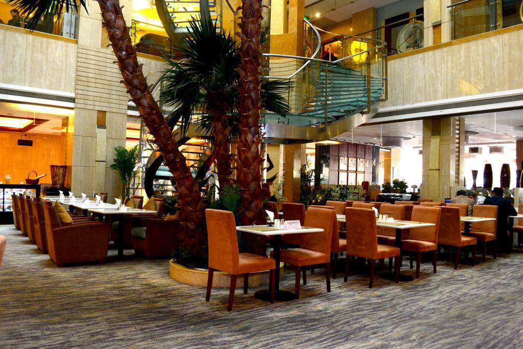 Howard Johnson Wyndham Leonora Plzaz Shanghai Bagian luar foto