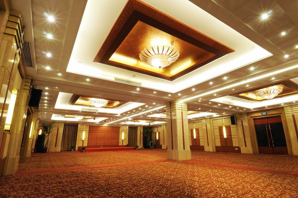 Howard Johnson Wyndham Leonora Plzaz Shanghai Bagian luar foto