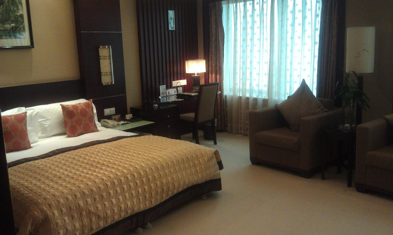 Howard Johnson Wyndham Leonora Plzaz Shanghai Bagian luar foto